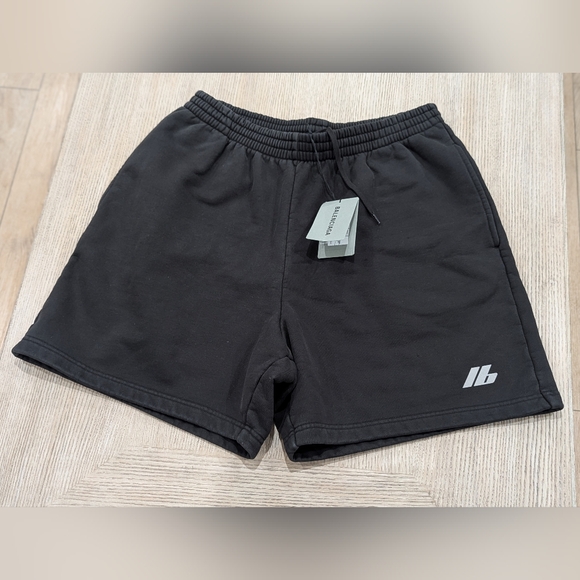 $850 Unisex BALENCIAGA 